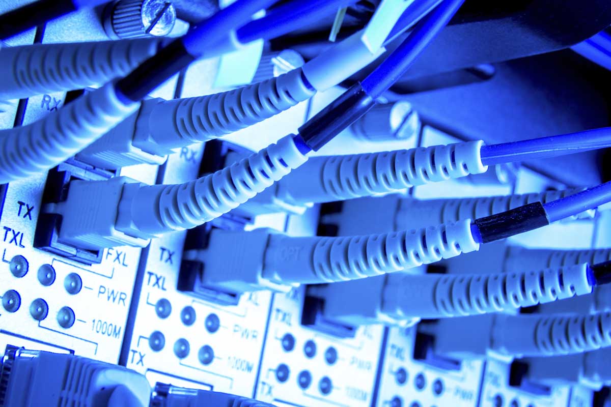 Zayıf Akım Sistemleri: İnternet, Telefon ve Kamera Hatları